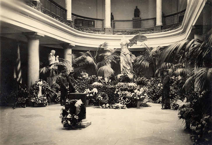 Marion Burton funeral, open coffin before Winged Victory of Samothrace, apse of Alumni Memorial Hall, 1925