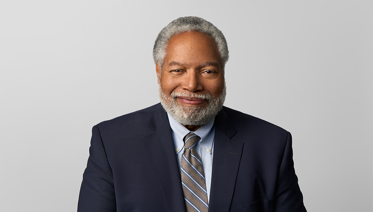 Headshot - Lonnie G Bunch III