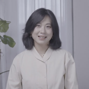 a portrait of a woman